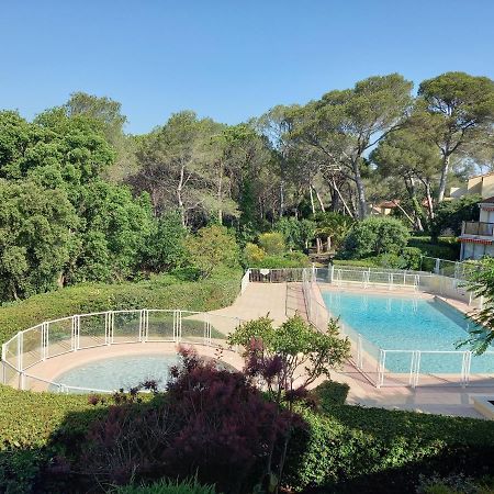 Les Hauts Du Golf Rez De Jardin Piscine Tennis Saint-Raphael  Exterior photo
