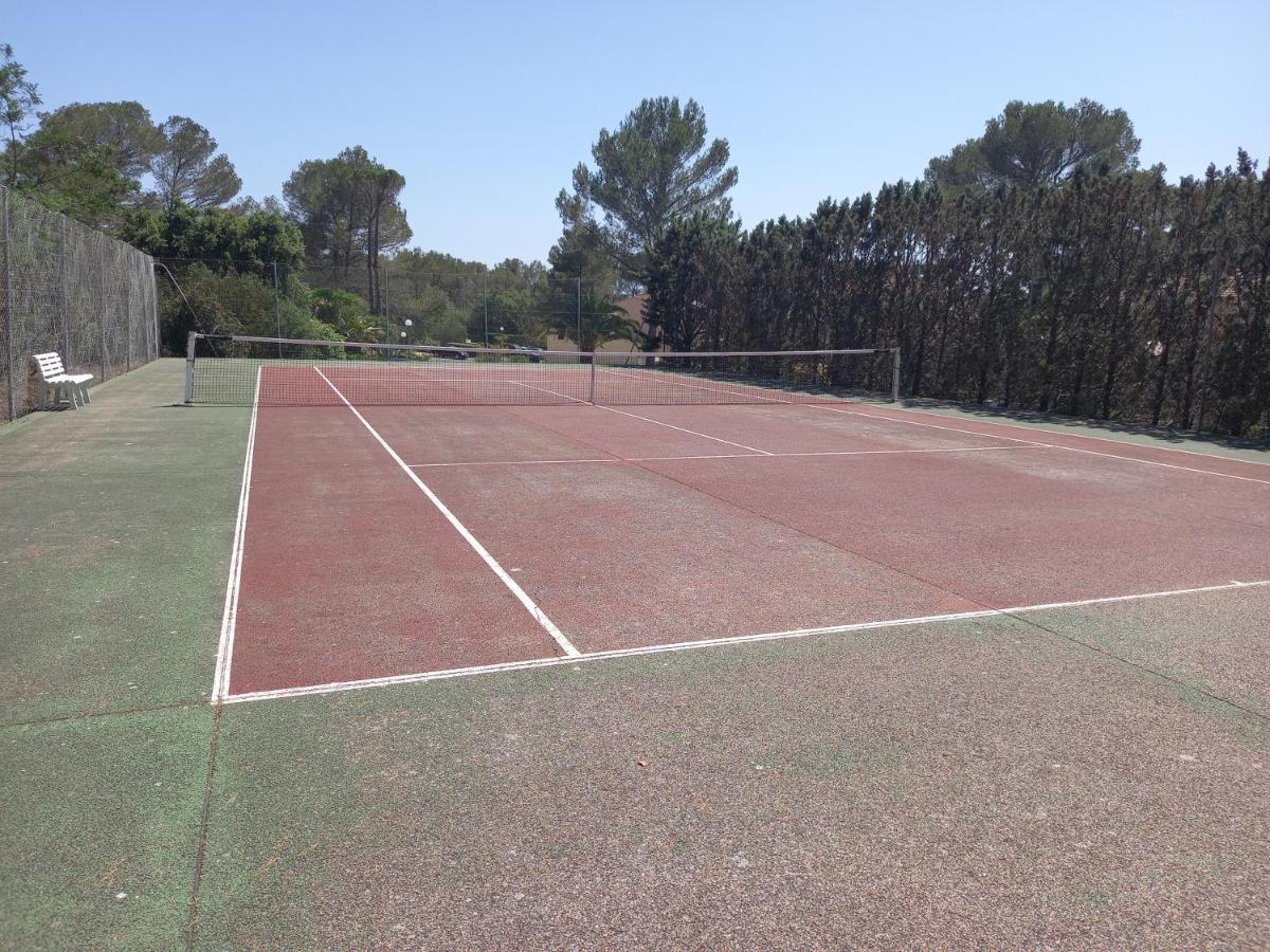 Les Hauts Du Golf Rez De Jardin Piscine Tennis Saint-Raphael  Exterior photo
